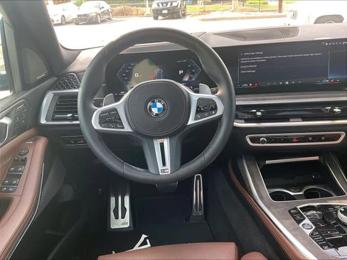 Used 2026 BMW X7 M60i image 7
