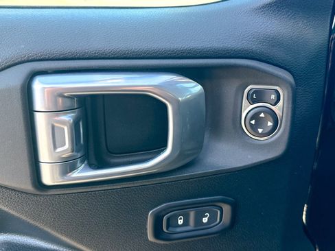 Used 2021 Jeep Wrangler Unlimited Sport image 16