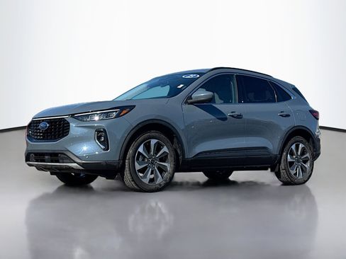 Used 2023 Ford Escape Platinum image 12