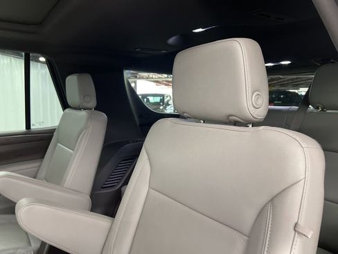 Used 2023 Chevrolet Tahoe Z71 w/ Luxury Package image 14