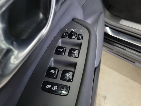 Used 2025 Volvo XC90 B6 Plus AWD/4WD image 23