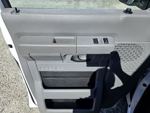 Used 2014 Ford E-350 and Econoline 350 Extended Super Duty w/ Power Group image 12