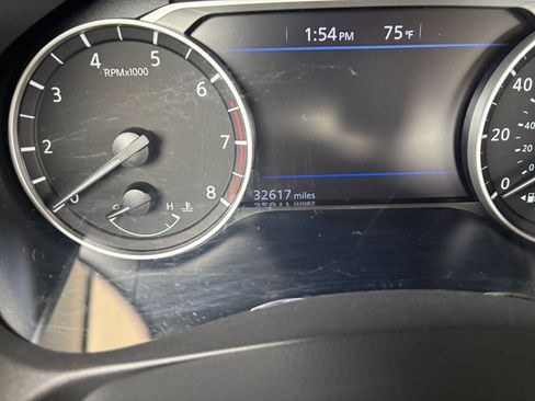 Used 2025 Nissan Altima 2.5 SV FWD image 41