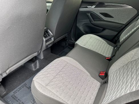 Used 2025 Volkswagen Tiguan S w/ 18" Wheel Package image 11