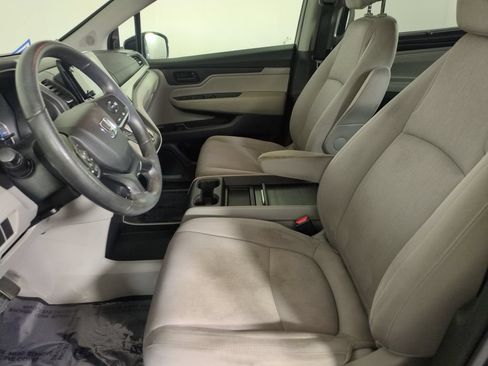 Used 2018 Honda Odyssey EX image 12