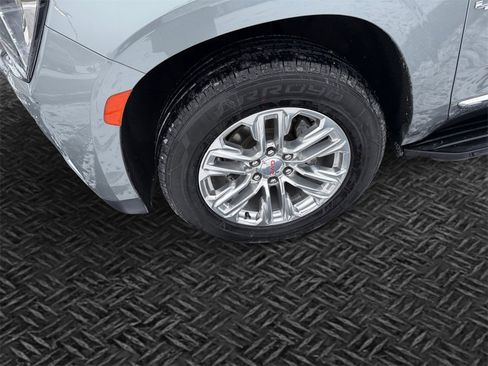 Certified 2023 GMC Yukon SLT image 10