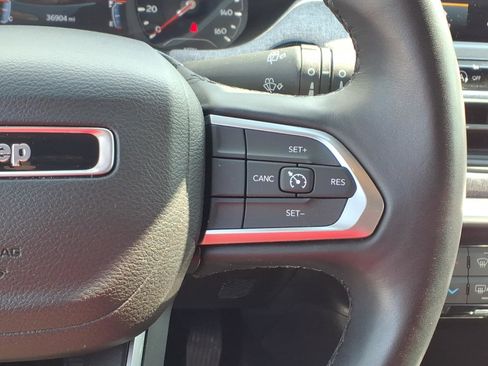 Used 2022 Jeep Compass Latitude AWD/4WD image 16