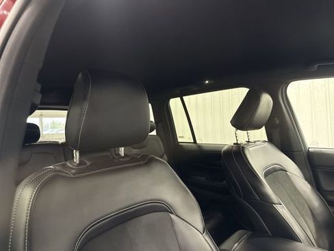 Used 2025 Jeep Grand Cherokee Altitude AWD/4WD image 33