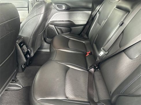 Certified 2022 Jeep Compass Latitude image 17