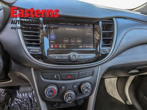 Used 2020 Chevrolet Trax LT image 19