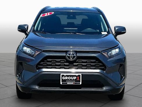 Used 2021 Toyota RAV4 LE FWD image 3