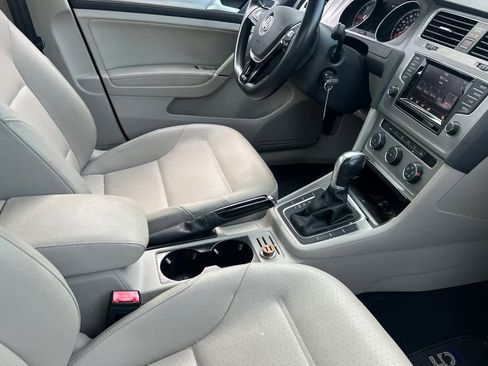 Used 2015 Volkswagen Golf TDI SE image 17