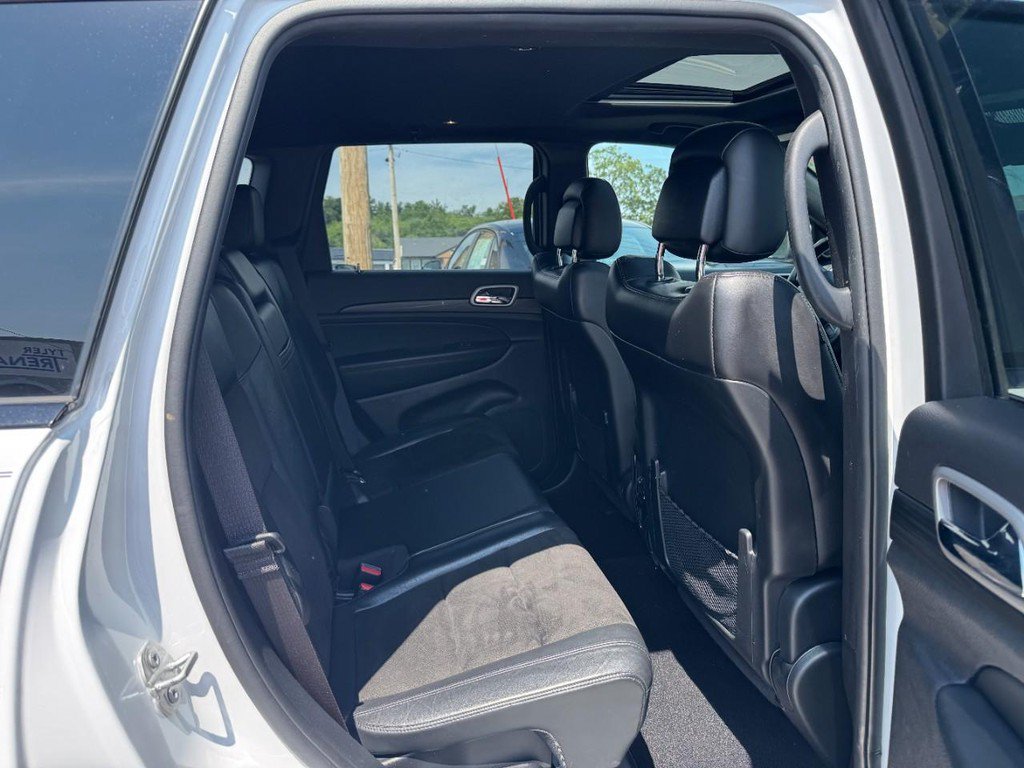 Used 2020 Jeep Grand Cherokee Altitude AWD/4WD image 10