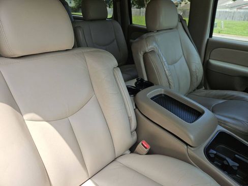 Used 2003 Chevrolet Suburban LT w/ LT Preferred Equipment Group RWD image 22