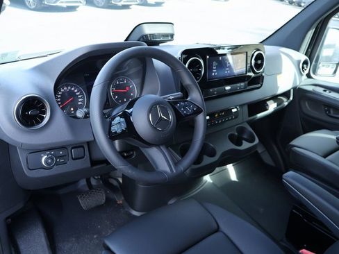 New 2025 Mercedes-Benz Sprinter 2500 image 3