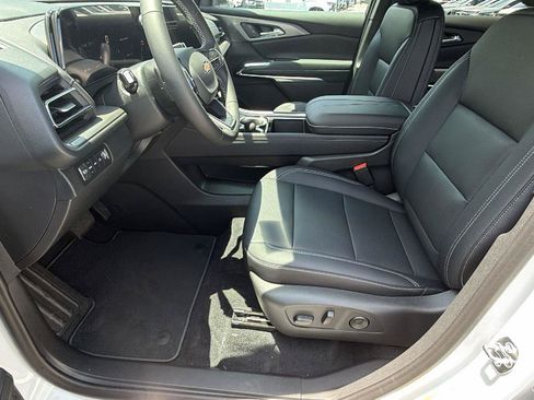 New 2026 Chevrolet Traverse LT w/ Driver Confidence Package AWD/4WD image 13