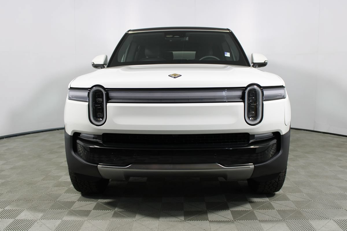 Used 2025 Rivian R1S Adventure Dual AWD/4WD image 2
