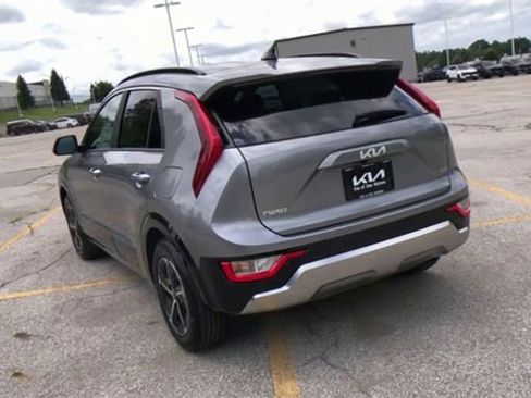 New 2025 Kia Niro SX image 9