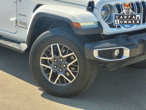 Used 2024 Jeep Wrangler Unlimited Sahara AWD/4WD image 9