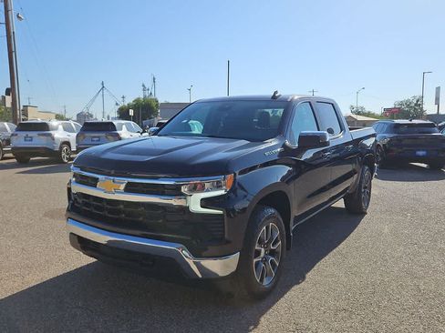 Used 2023 Chevrolet Silverado 1500 LT AWD/4WD image 9