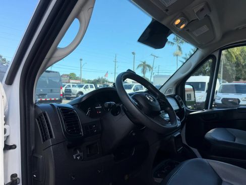 Used 2023 RAM ProMaster 2500 FWD image 12