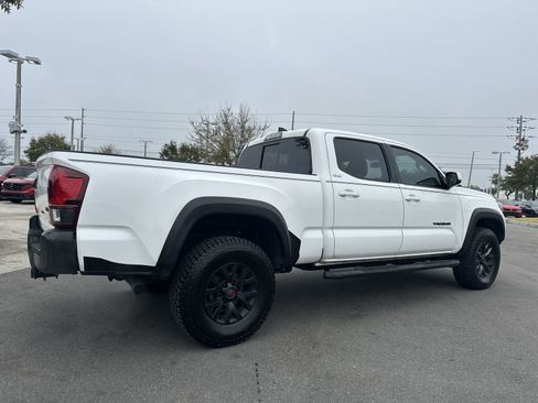 Used 2018 Toyota Tacoma SR5 image 6