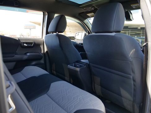 Used 2023 Toyota Tacoma TRD Off-Road image 44