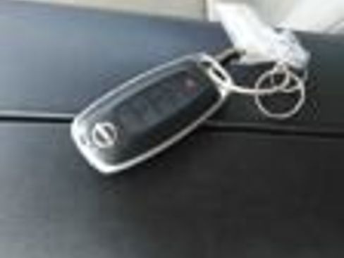 Used 2025 Nissan Rogue SV AWD/4WD image 9