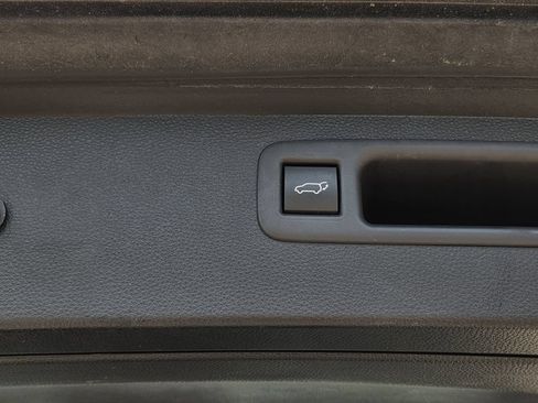 Used 2022 Toyota Highlander XLE FWD image 24