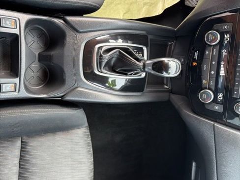 Used 2017 Nissan Rogue SV image 12