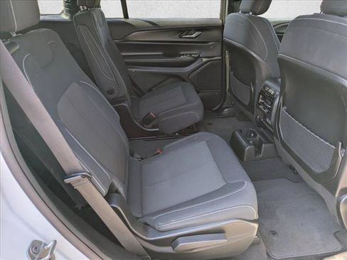 Used 2024 Jeep Grand Cherokee L Laredo AWD/4WD image 18