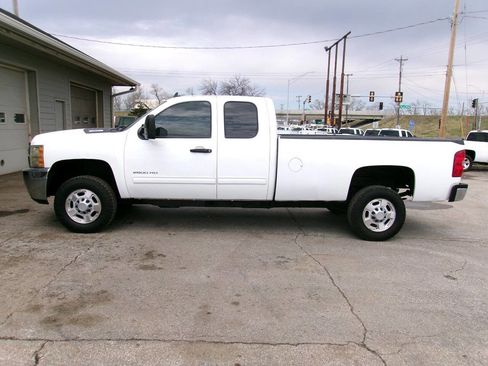 Used 2011 Chevrolet Silverado 2500 LT image 1