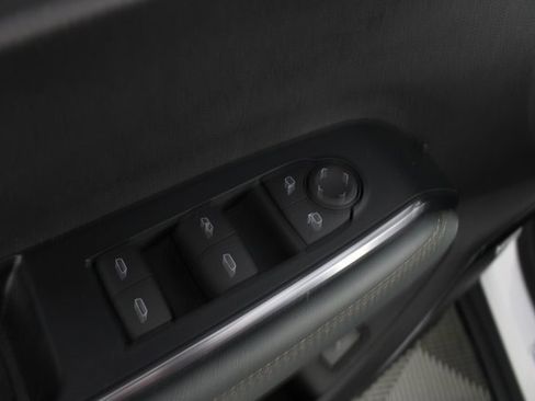 Used 2024 GMC Acadia AT4 w/ Luxury Package image 15