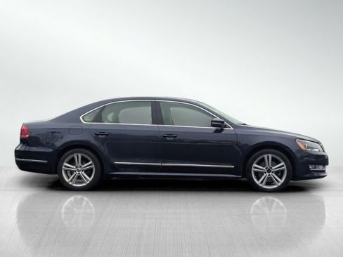 Used 2015 Volkswagen Passat 1.8T SE image 3