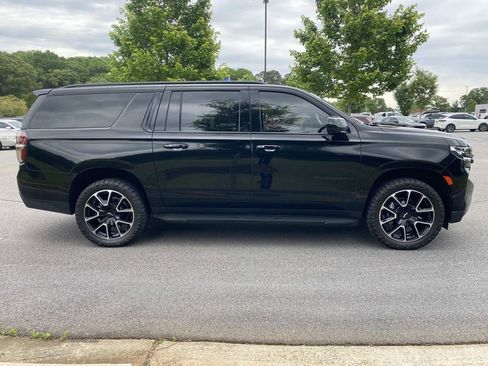 Used 2023 Chevrolet Suburban RST AWD/4WD image 2