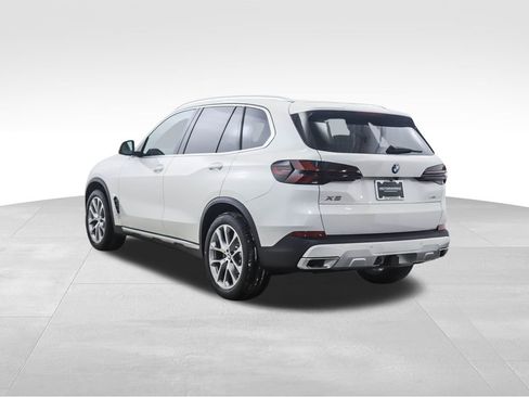 New 2026 BMW X5 xDrive40i w/ Climate Comfort Package image 3
