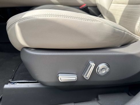 Certified 2024 Lincoln Nautilus Reserve image 14