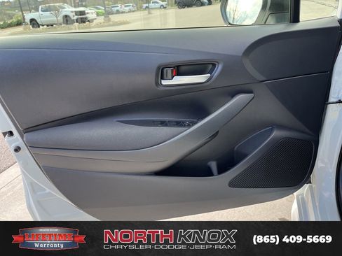 Used 2021 Toyota Corolla LE image 5