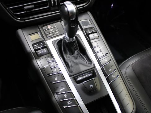 Used 2021 Porsche Macan Base image 27