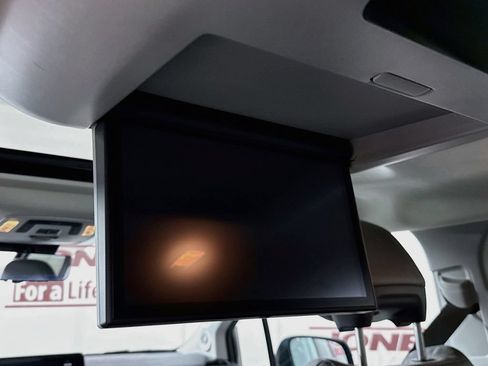 Used 2024 Toyota Sienna Limited AWD/4WD image 12