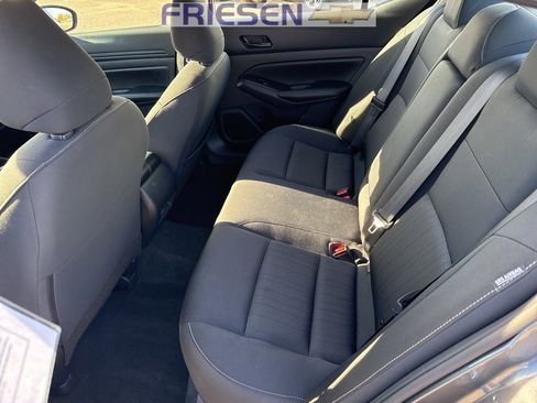 Used 2024 Nissan Altima 2.5 SV image 11