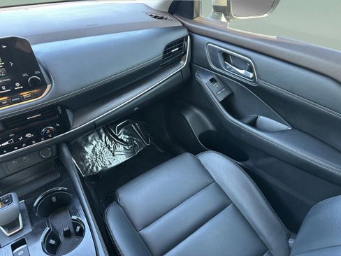 Certified 2021 Nissan Rogue SL w/ Premium Package FWD image 14