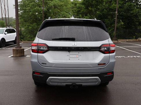 Certified 2025 Honda Pilot TrailSport image 6