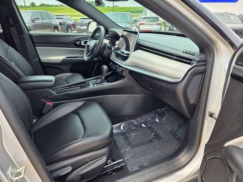 Used 2025 Jeep Compass Limited AWD/4WD image 16