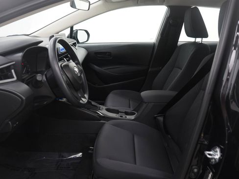 Used 2025 Toyota Corolla LE image 16