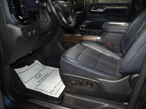 Used 2022 Chevrolet Silverado 1500 High Country w/ High Country Premium Package image 37