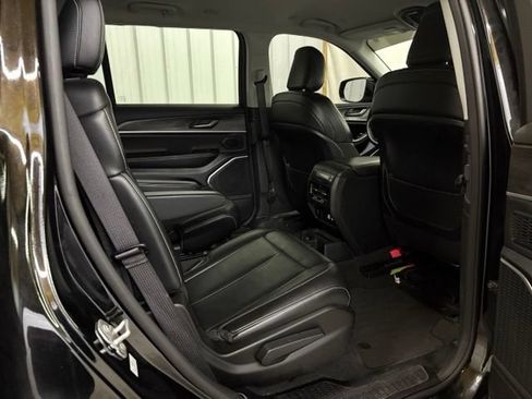 Used 2021 Jeep Grand Cherokee L Limited AWD/4WD image 19