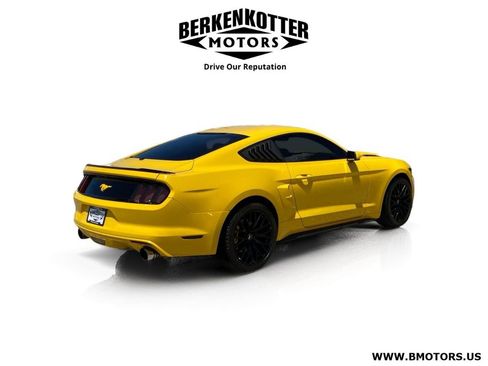 Used 2017 Ford Mustang Coupe RWD image 7