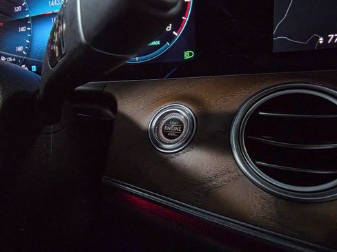 Used 2021 Mercedes-Benz E 450 4MATIC Sedan image 26