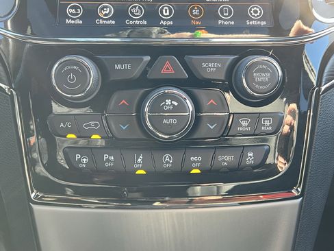 Used 2020 Jeep Grand Cherokee High Altitude image 29